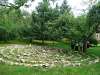 Steinlabyrinth im Garten